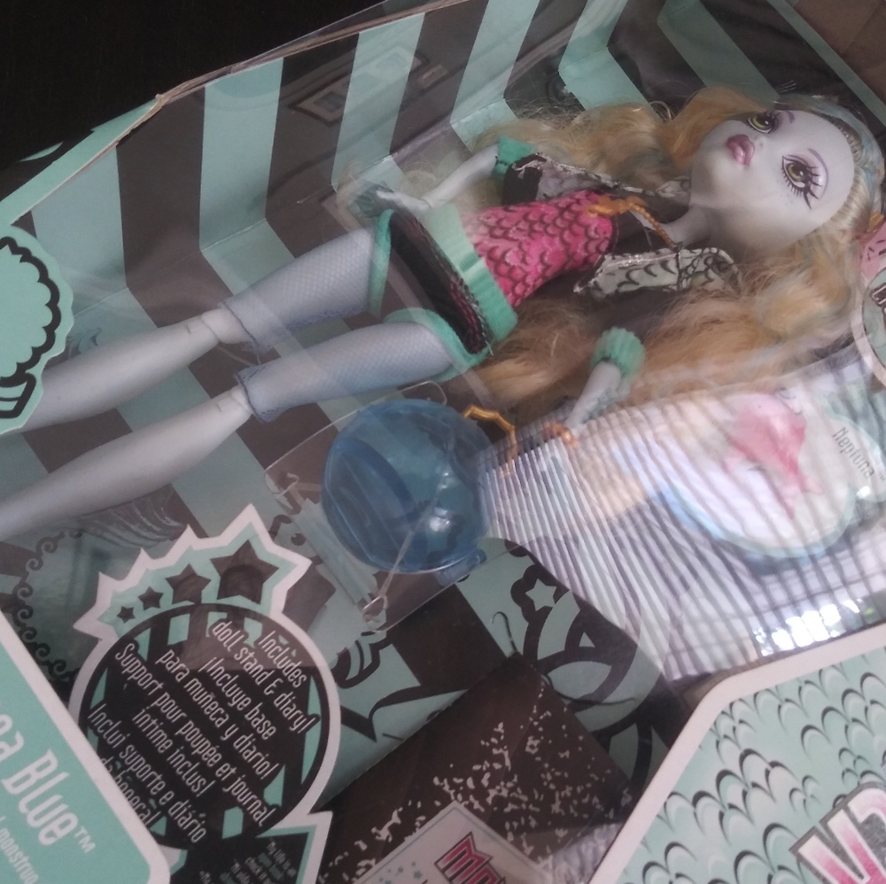 Creeproduction Lagoona Blue Monster High Doll, In Box - Picture 4 of 7